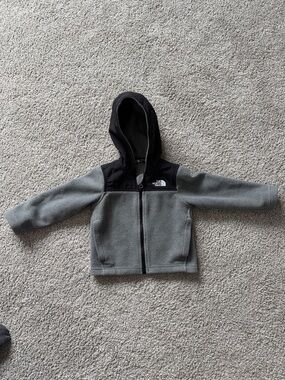 The North Face Gray and Black Hooded Fleece Jacket for Kids